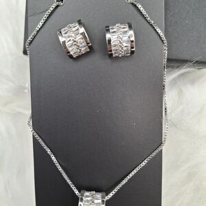 Elegant Silver Jewelry Set